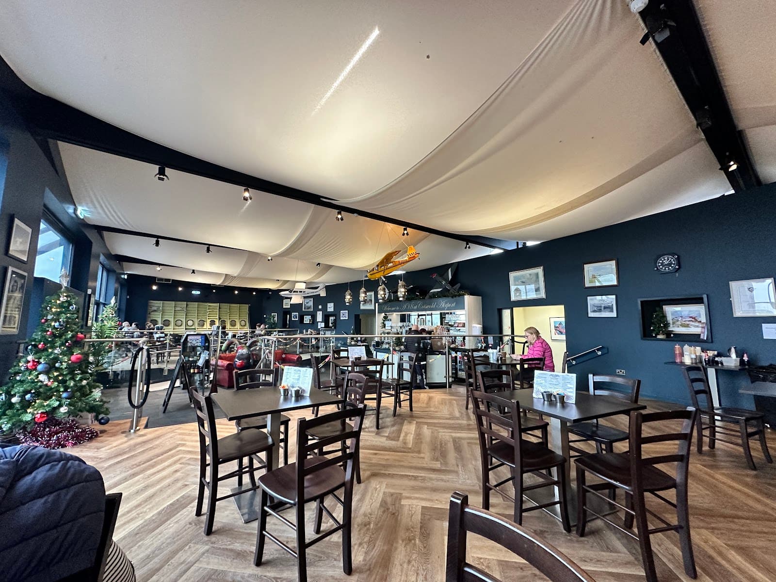 AV8 Bistro & Restaurant