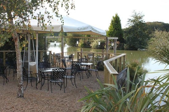 Cafe By The Lake