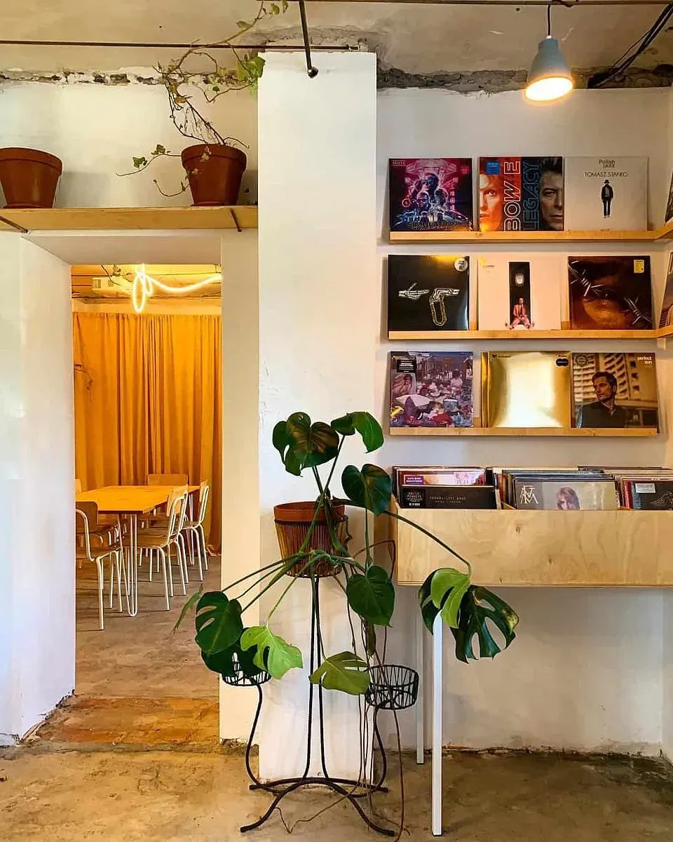 HAŁAS Coffee+Vinyl