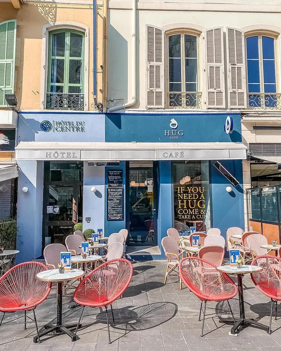HUG Café