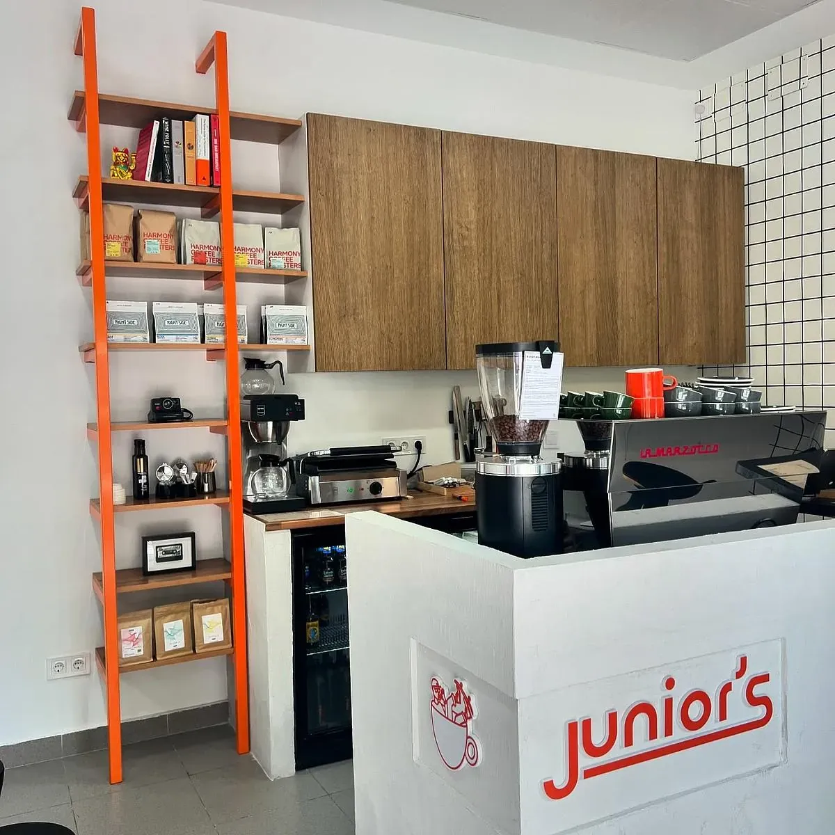Junior’s coffee