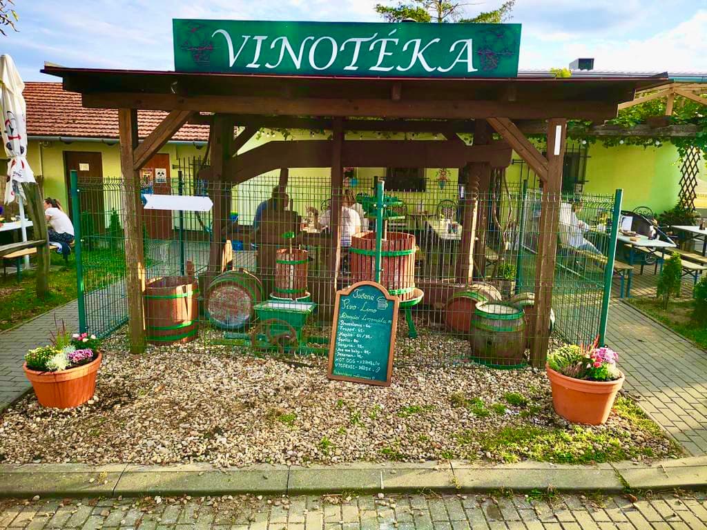 Vinotéka za obecňákem