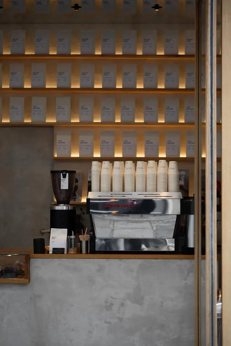 WHITE Coffee Turenne