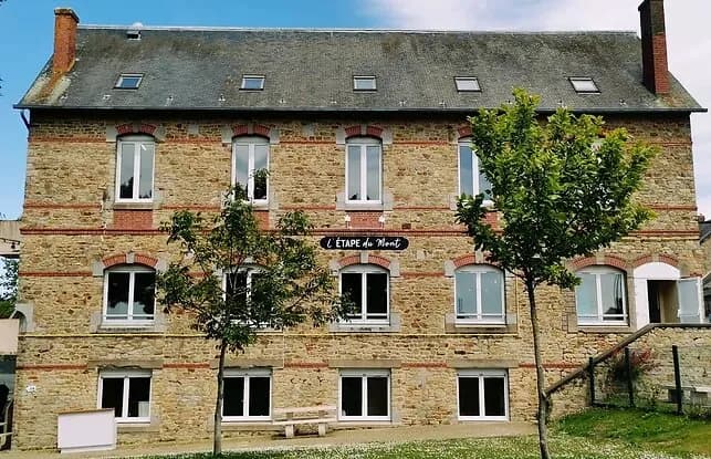 L’Étape du Mont, Family Hostel