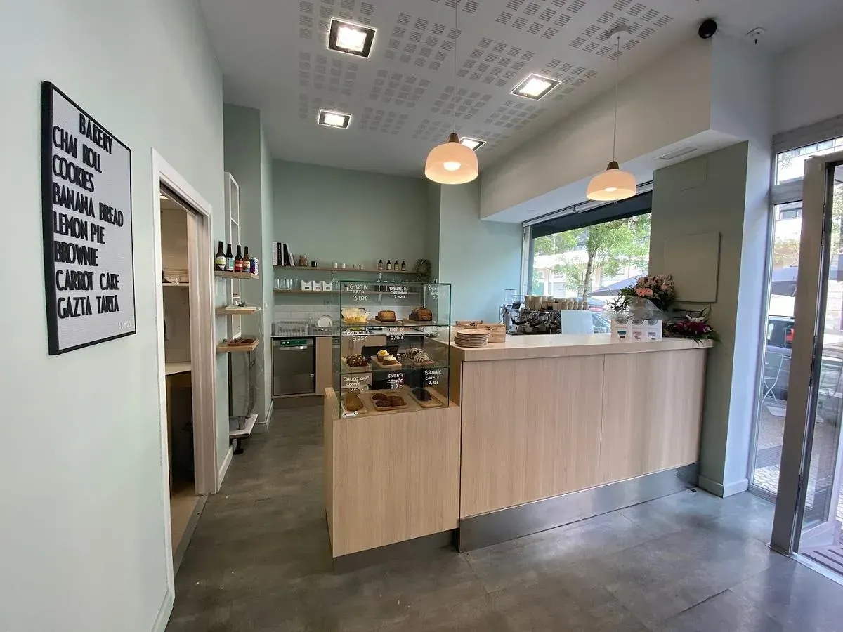 Somos - Coffee & Bakery