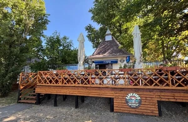 Lakeside Deszkás Bistro