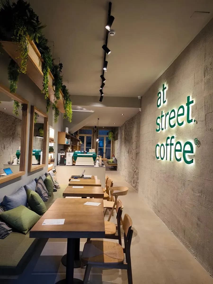 At Street.Coffee - CLERIGOS