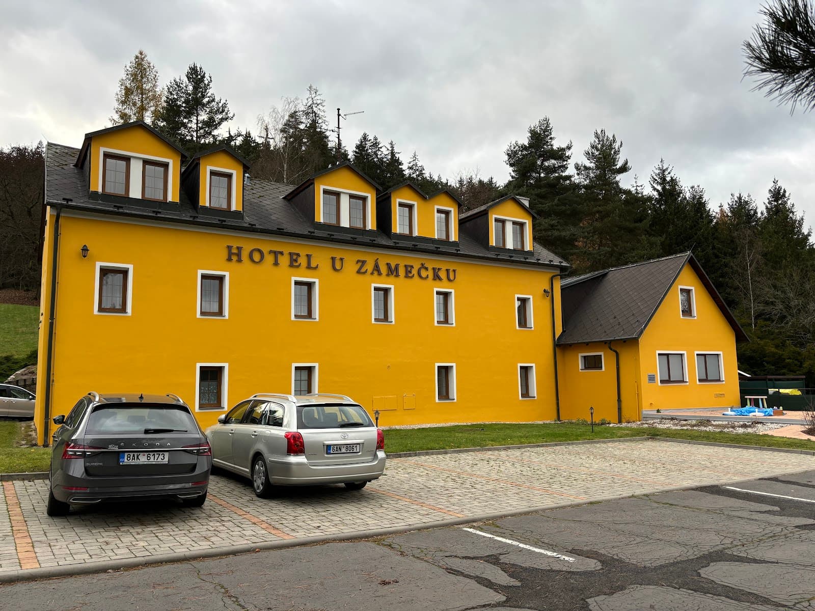Château Cihelny - hotelový komplex