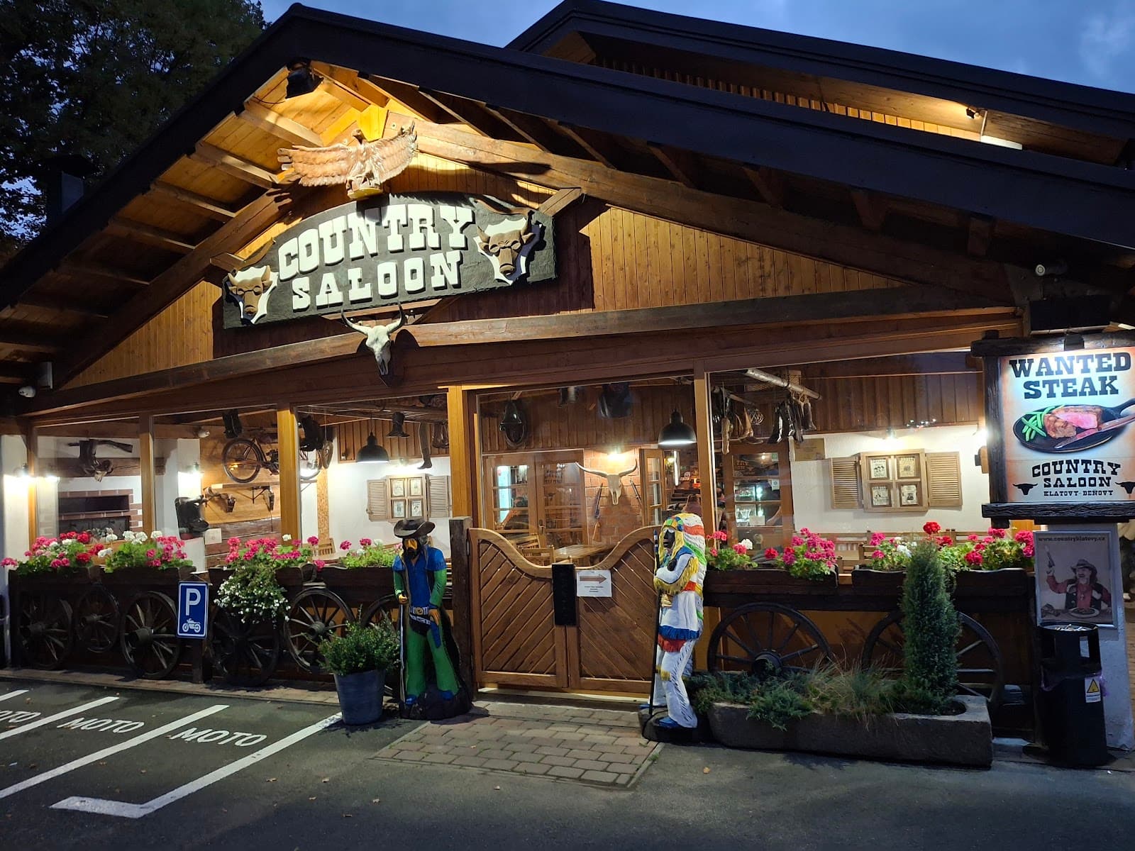 Country Saloon Beňovy - restaurace