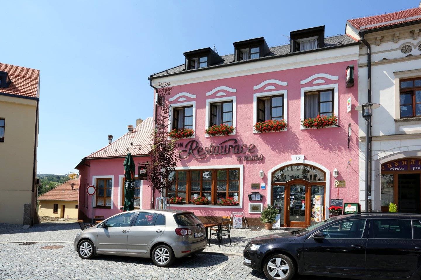 Hotel U Raušů a Bowling s terasou