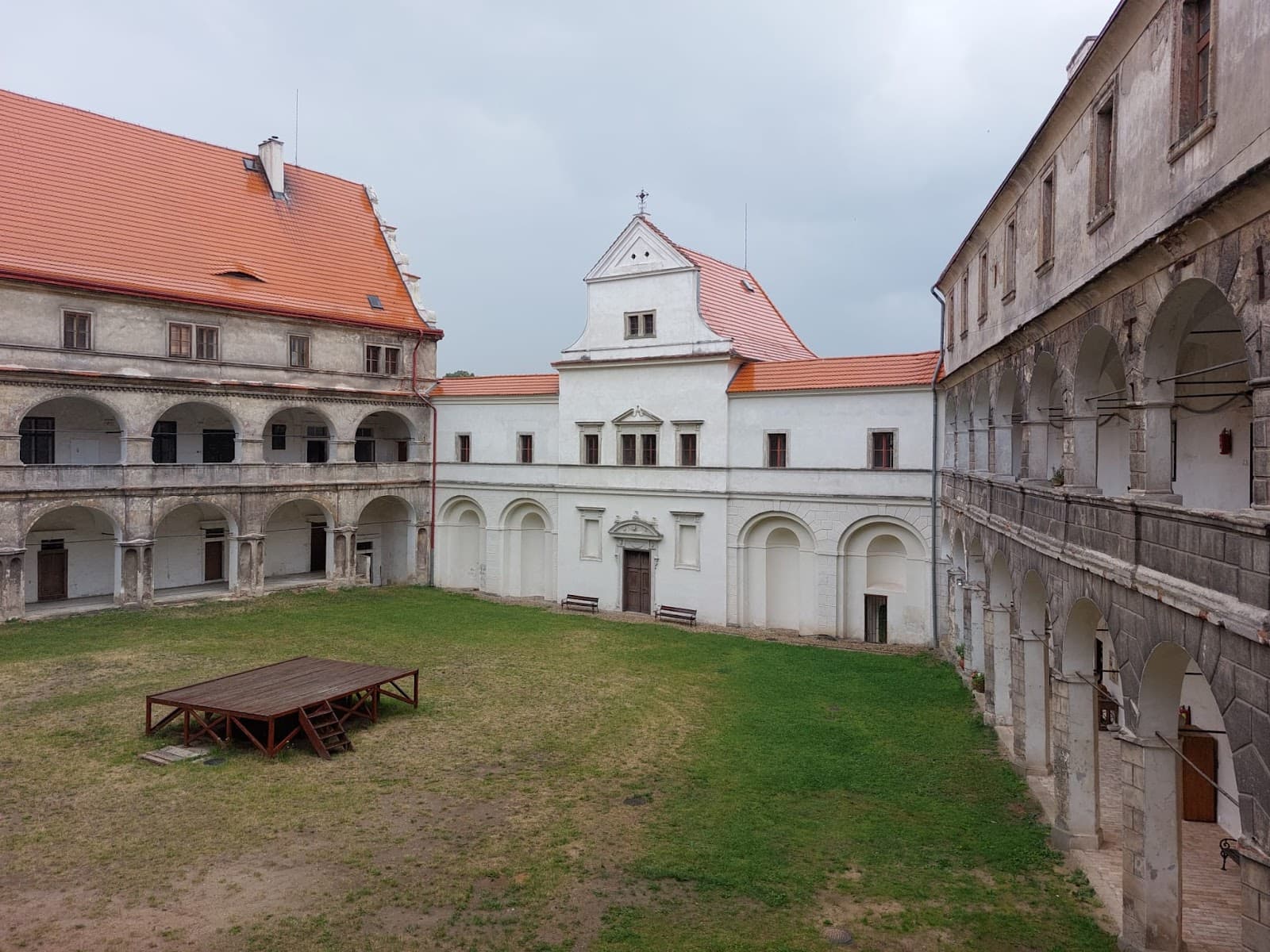 Informační centrum s expozicemi Bělá pod Bezdězem