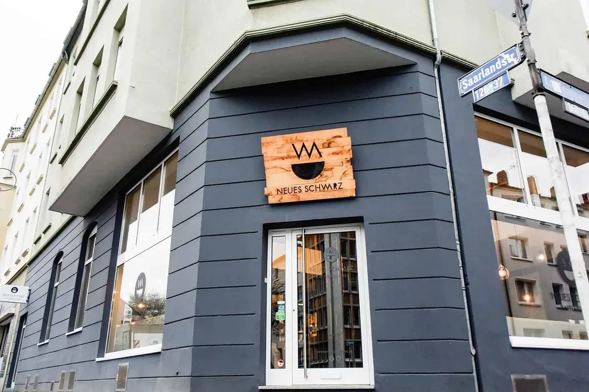 Neues Schwarz Kaffeerosterei