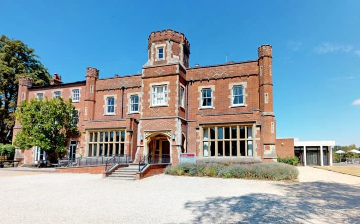 University Park House Bar