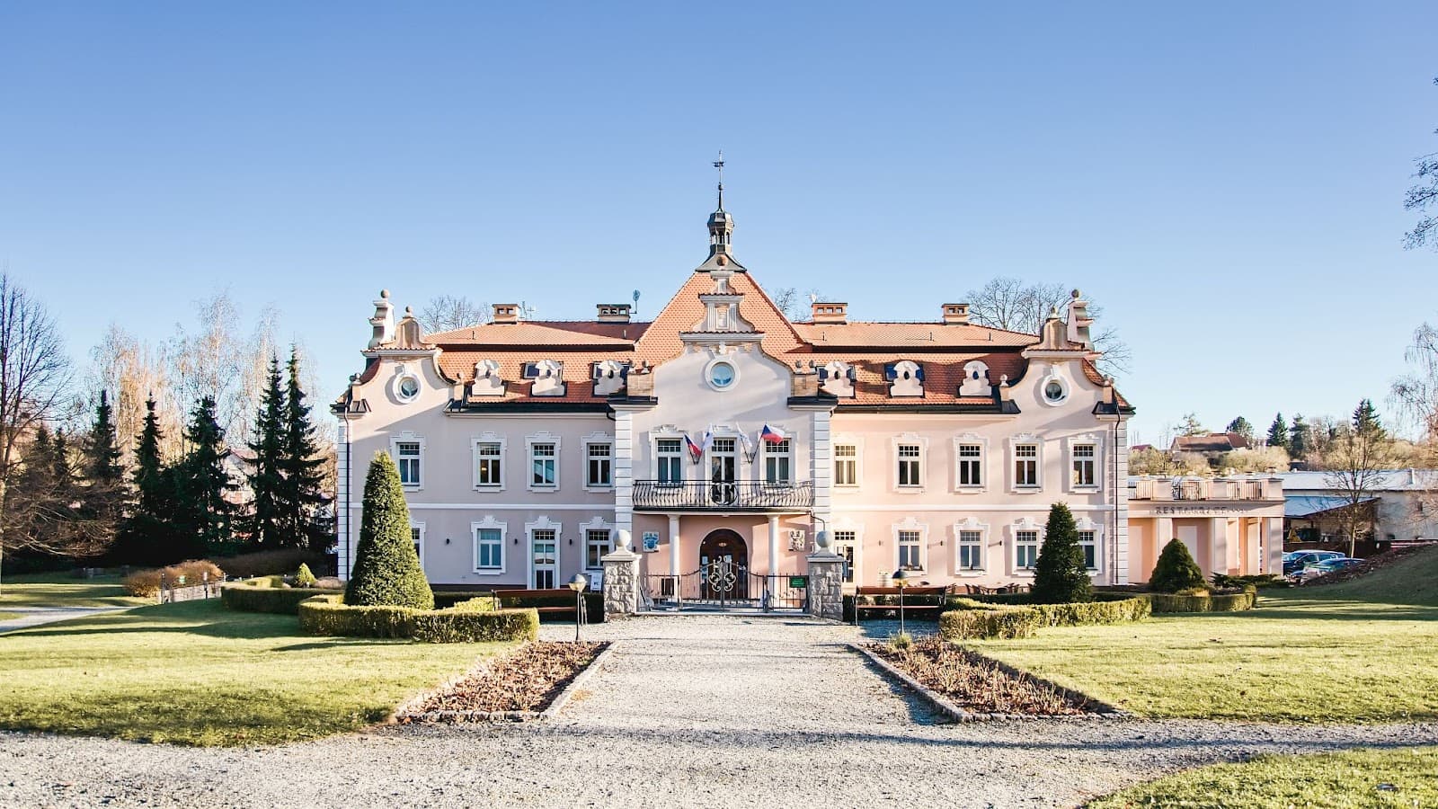 Zámek Berchtold a Dětský ráj