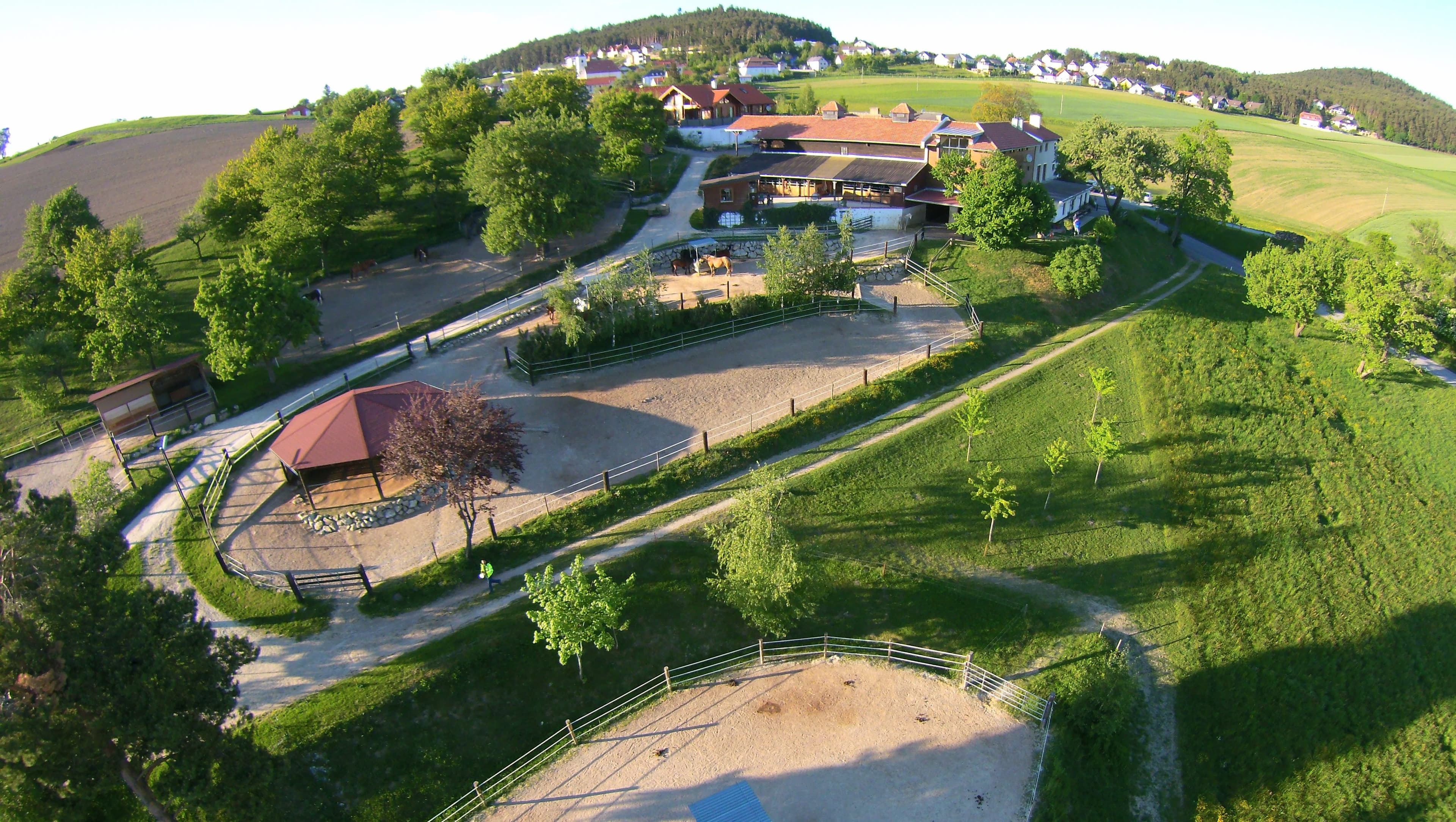 Am Rosenhof - Mostheuriger Familie Harnisch