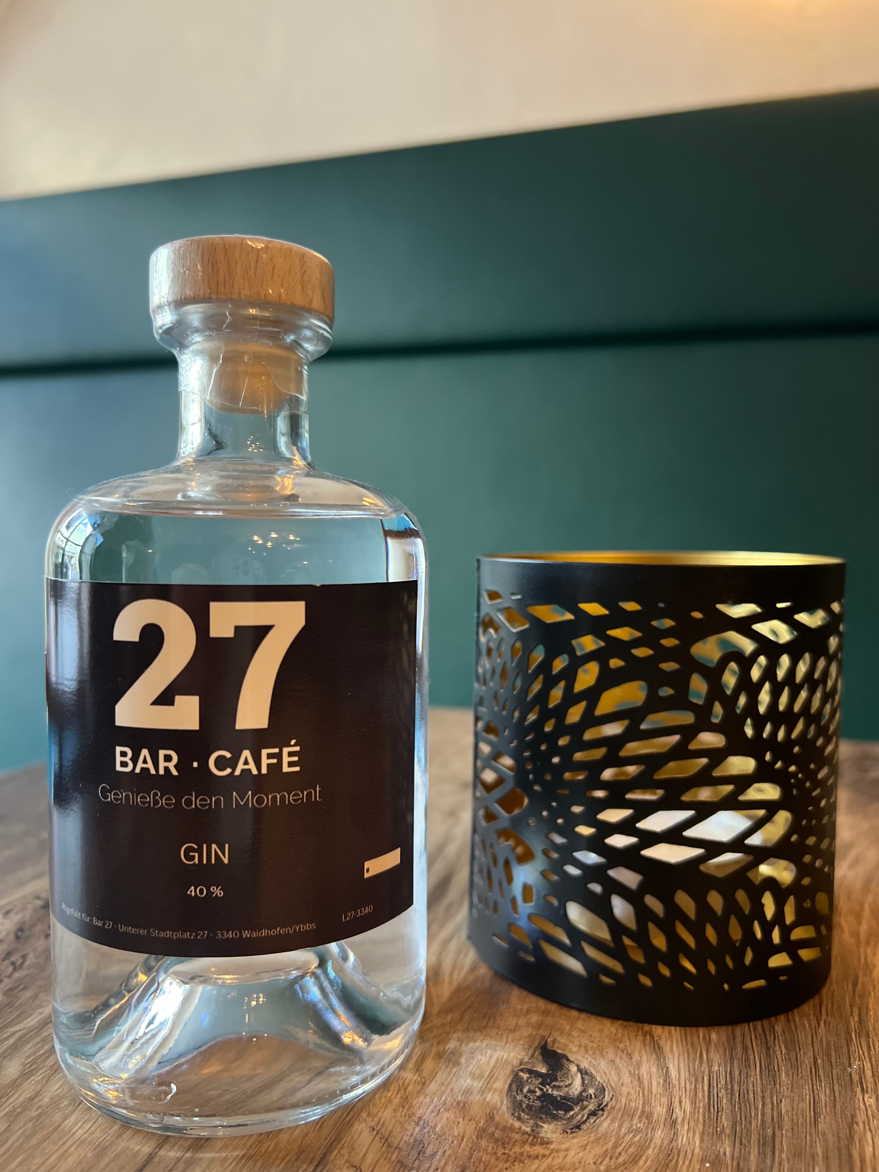 Bar 27