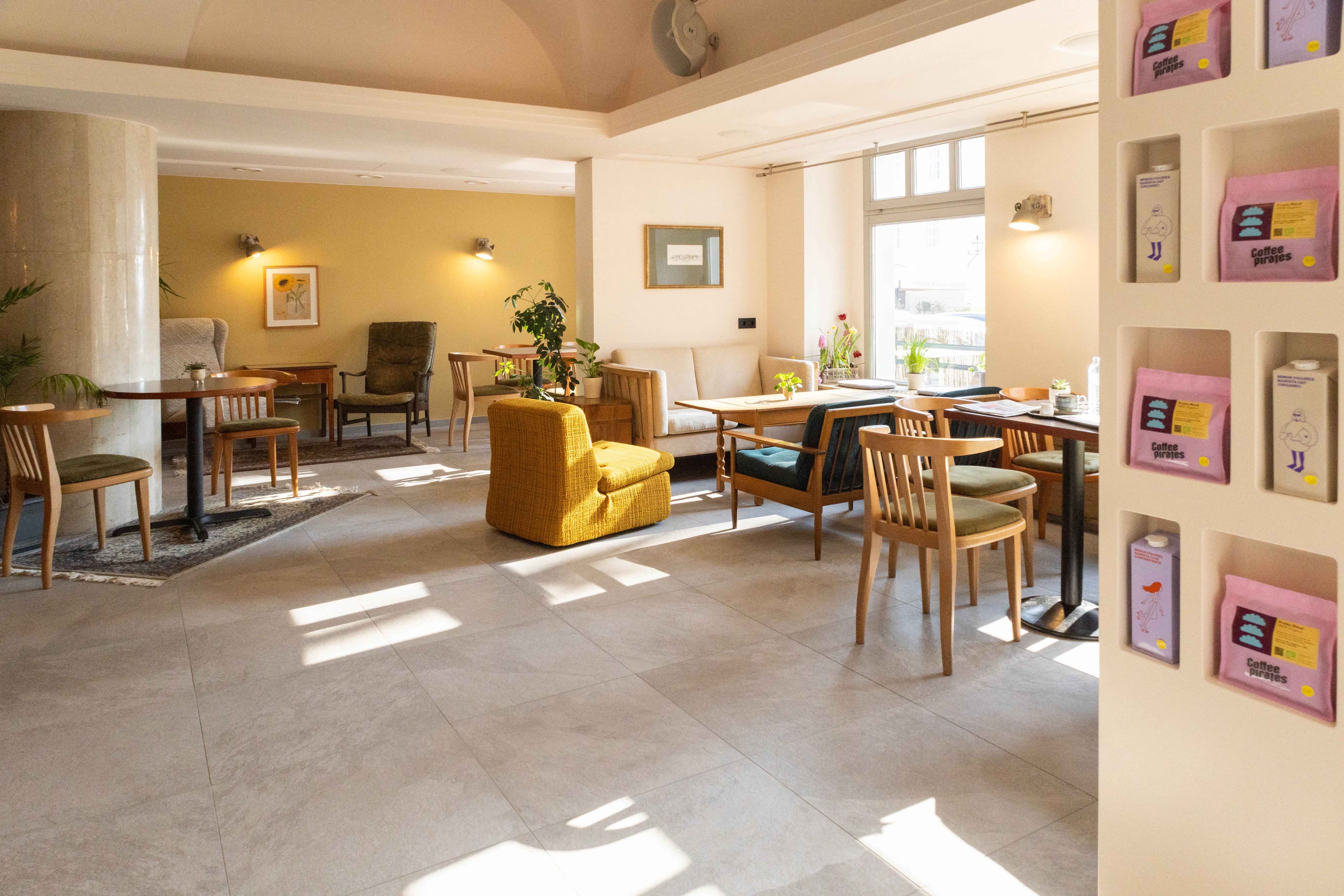 BREADLEY Bistro & Café