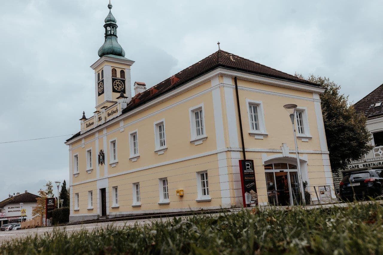 Cafe | Bäckerei | Konditorei RIESENHUBER in Aschbach
