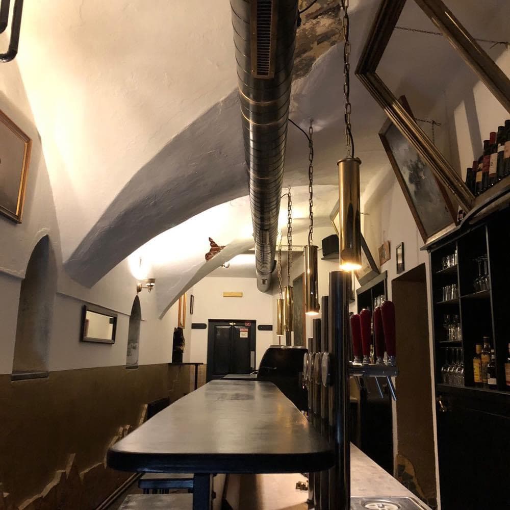 Café Bar Mitt´n Drin