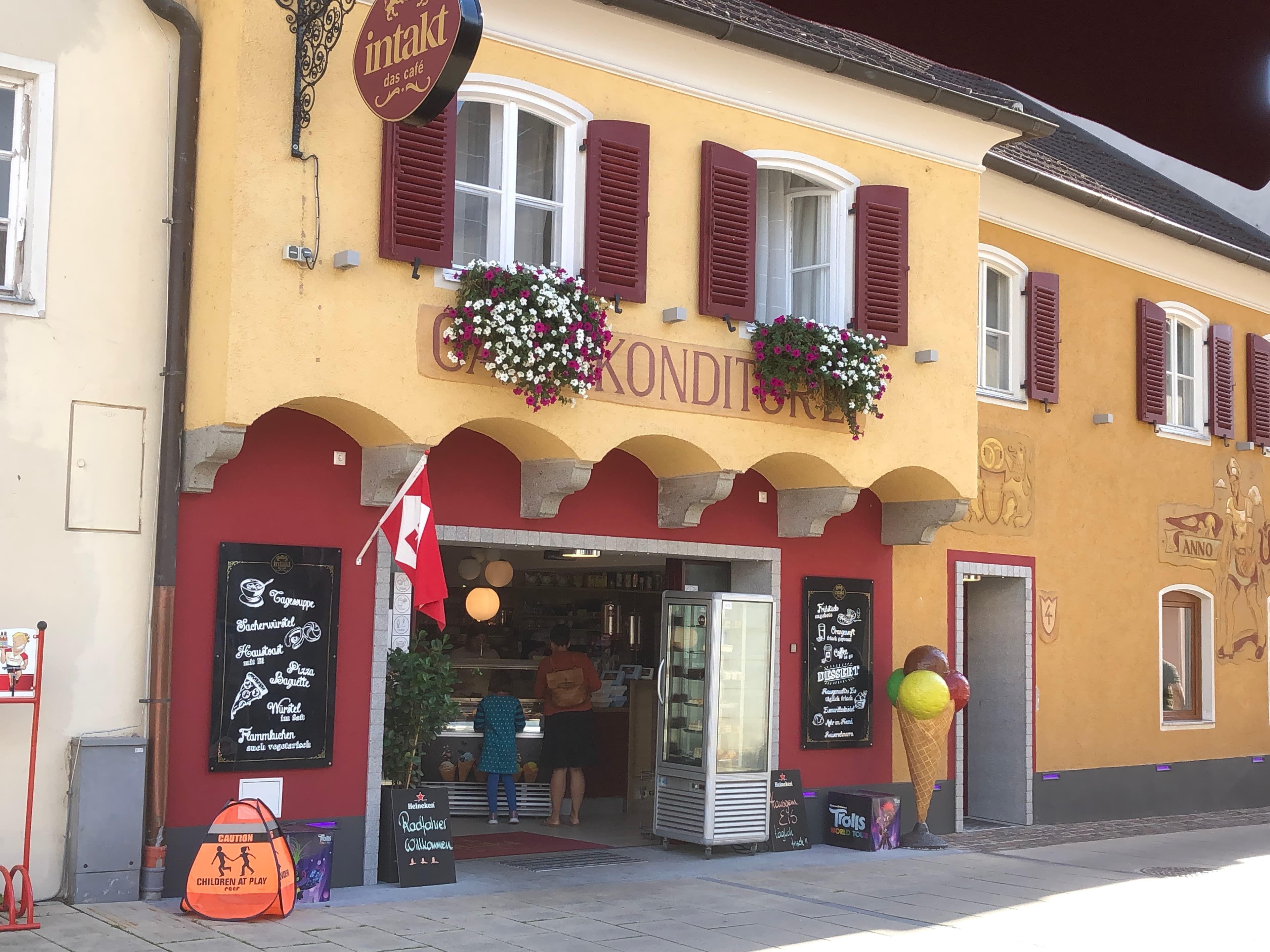 Cafe Intakt