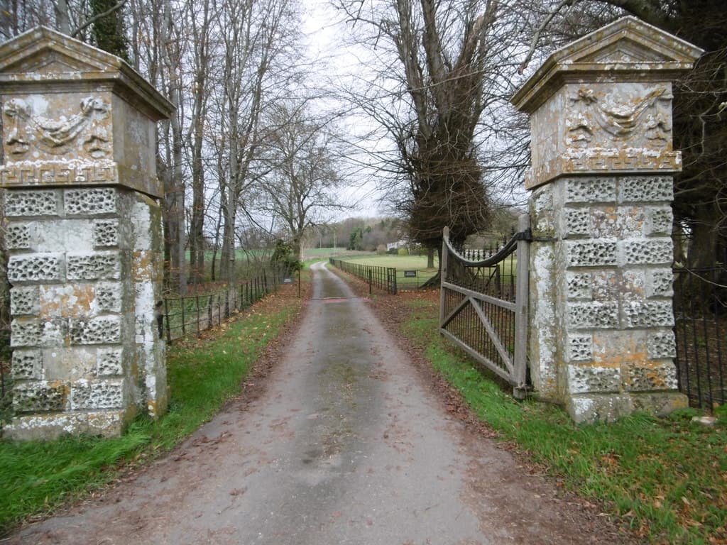 Tarrant Gunville