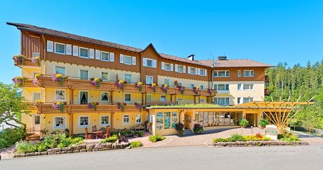 Schwarzwaldhotel Tanne KG