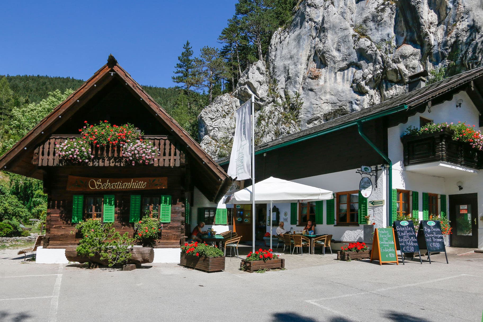 Wasserfallhütte