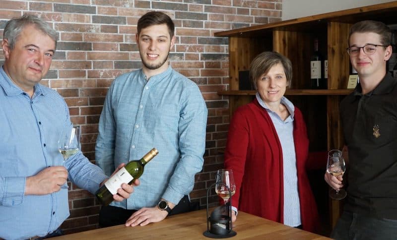 Weinbau und Kellermeister Mösslinger
