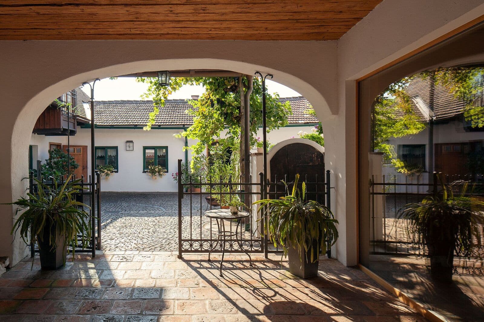 Weingut Paul Stierschneider-Urbanushof